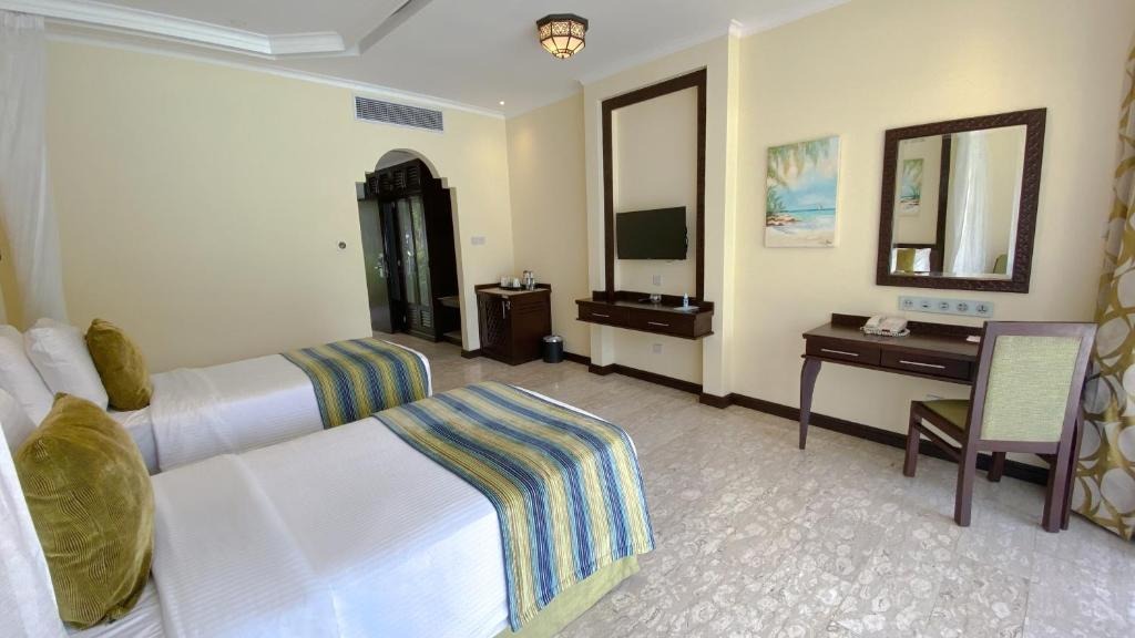 هتل سارووا وایت سندز بیچ ریزورت